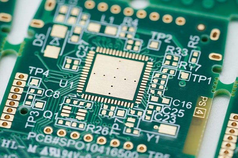 PCB kretskort rundt sirkelen av perforert eller metallkledning brukes til hva