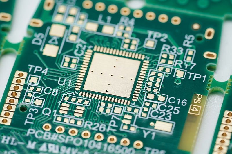 PCB-produsenter tar deg til å forstå hvordan du identifiserer fordelene og ulempene med kretskortsubstratet