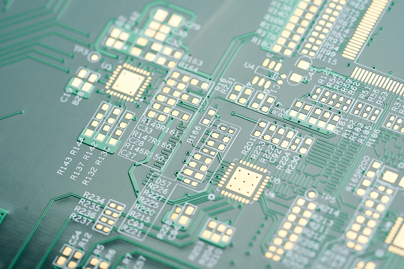 PCB-produsenter forteller deg hvordan du skiller mellom de positive og negative polene til strømforsyningen til kretskortet?